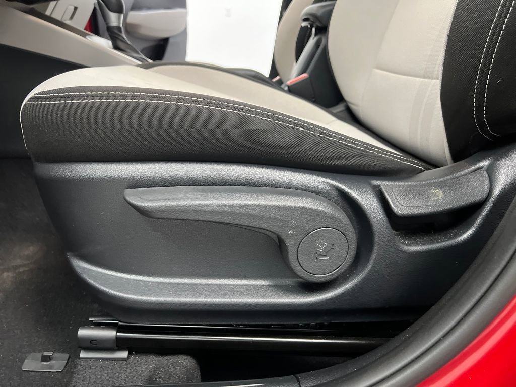 Used 2025 Hyundai Venue SEL image 10