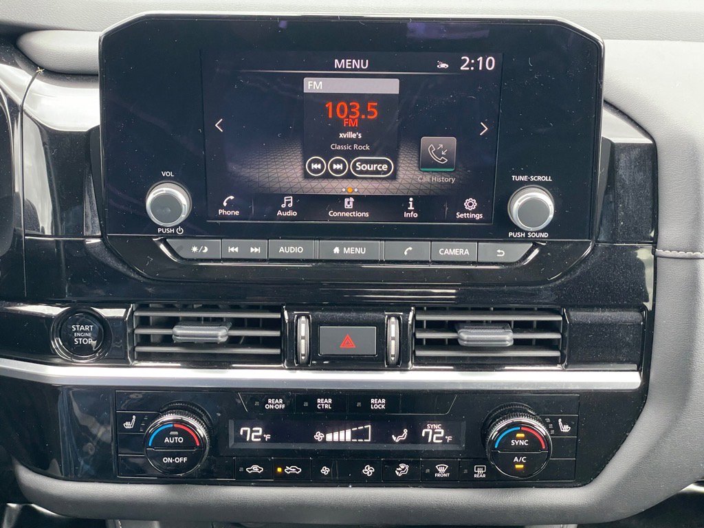 Used 2025 Nissan Pathfinder SV image 18