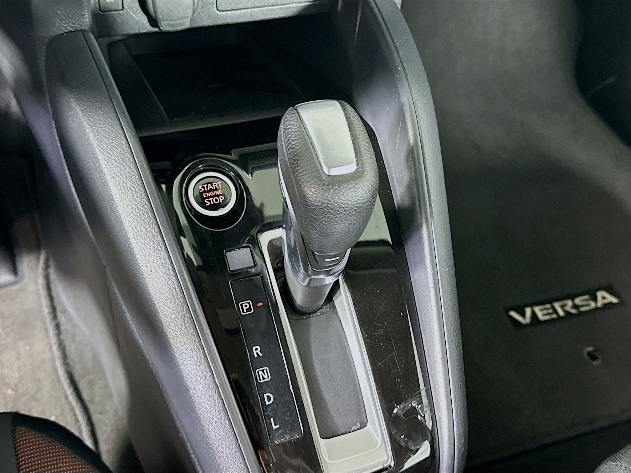 Used 2024 Nissan Versa SR image 23