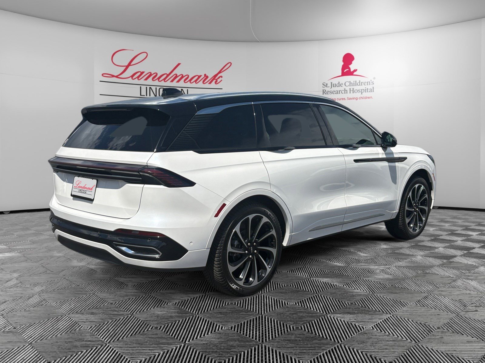 Certified 2024 Lincoln Nautilus Black Label AWD/4WD image 5