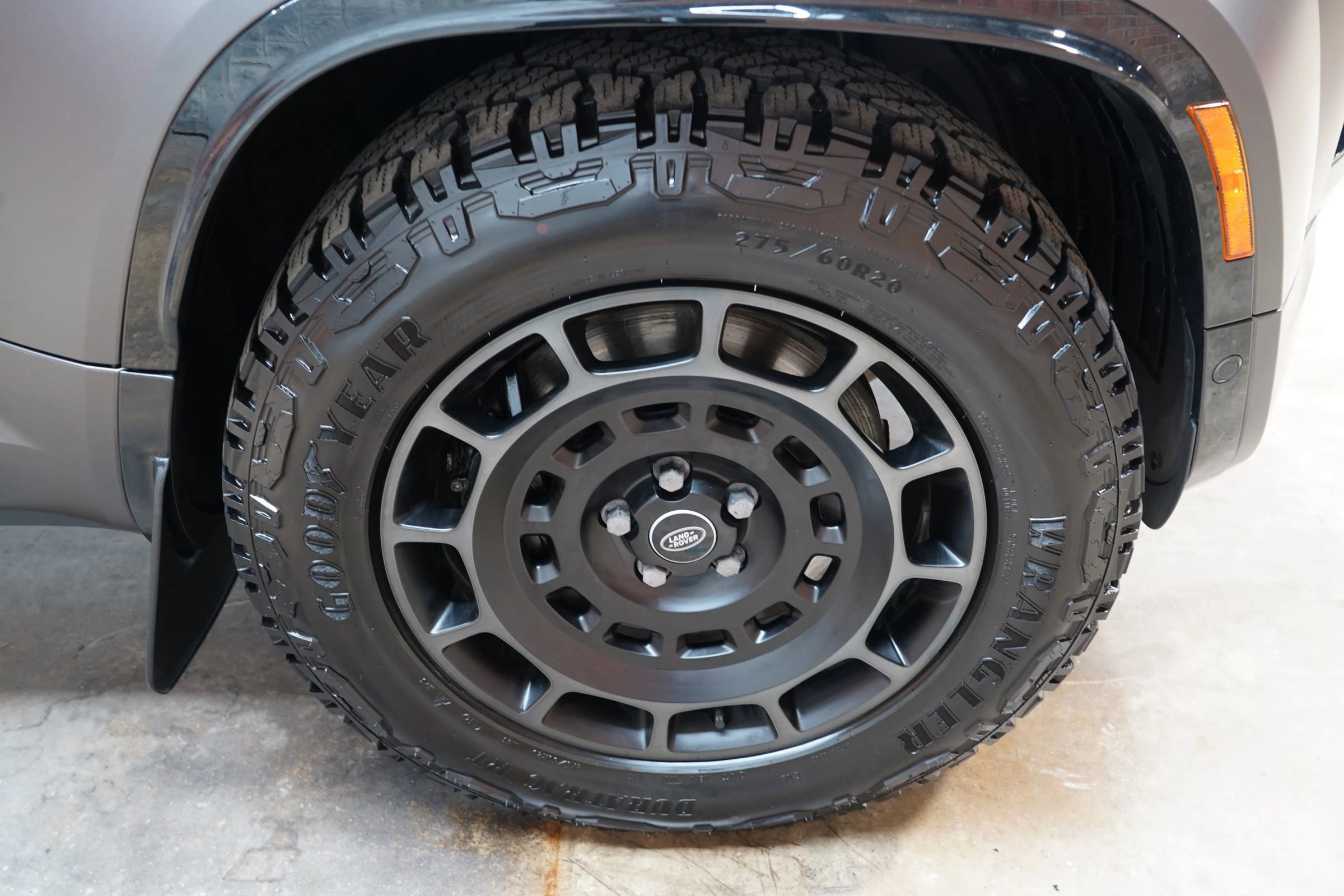 Used 2025 Land Rover Defender 110 image 80