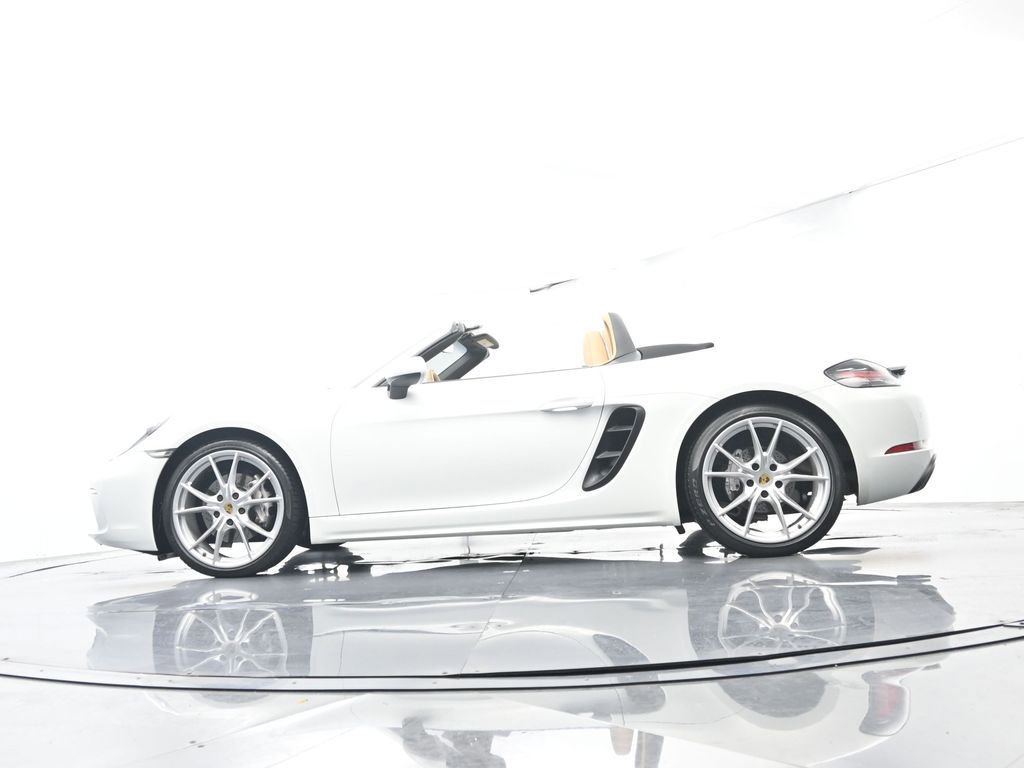 Certified 2017 Porsche 718 Boxster RWD image 53