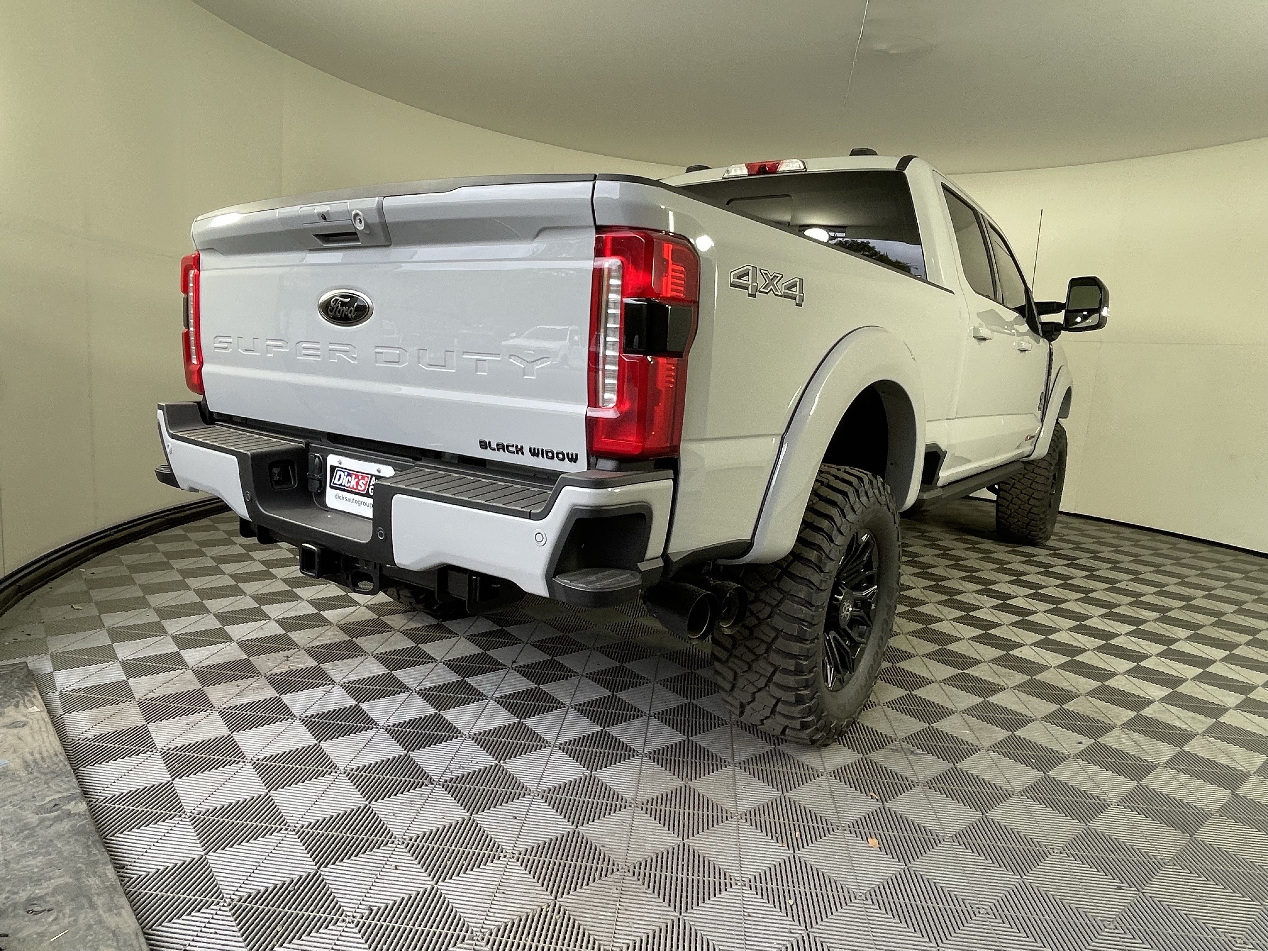 New 2026 Ford F250 Lariat w/ Black Appearance Package AWD/4WD image 5