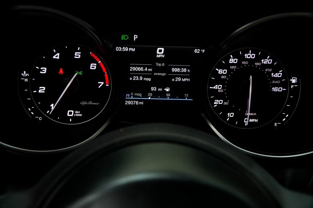 Used 2023 Alfa Romeo Stelvio Ti image 31