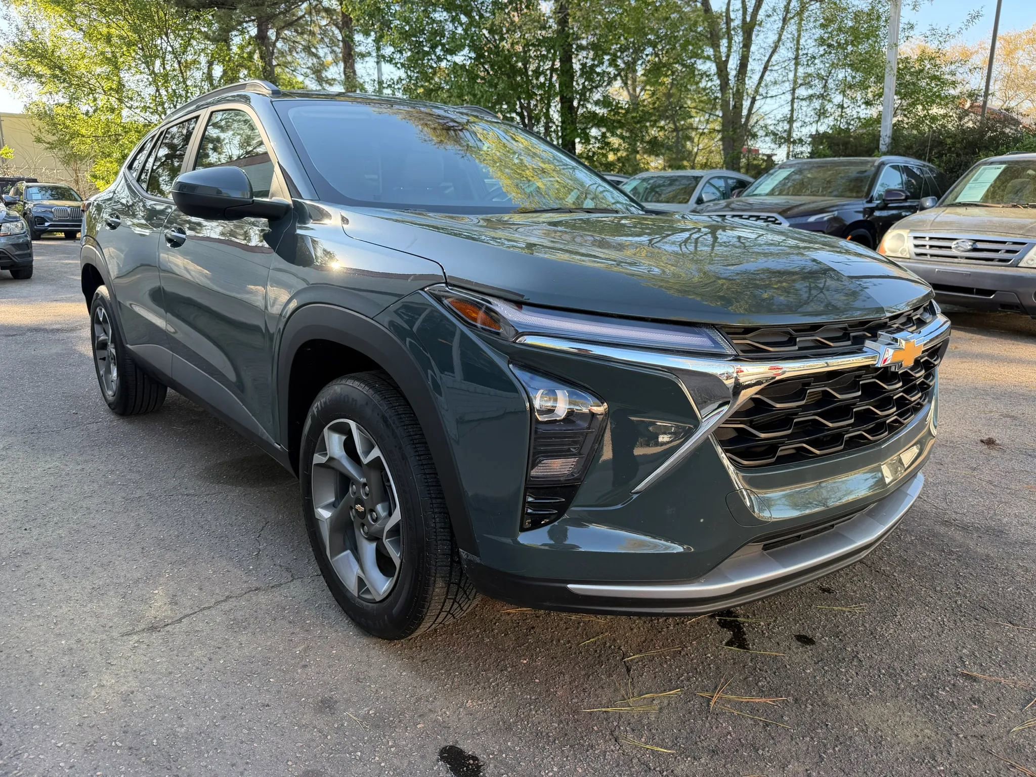 Used 2025 Chevrolet Trax LT w/ Driver Confidence Package image 4