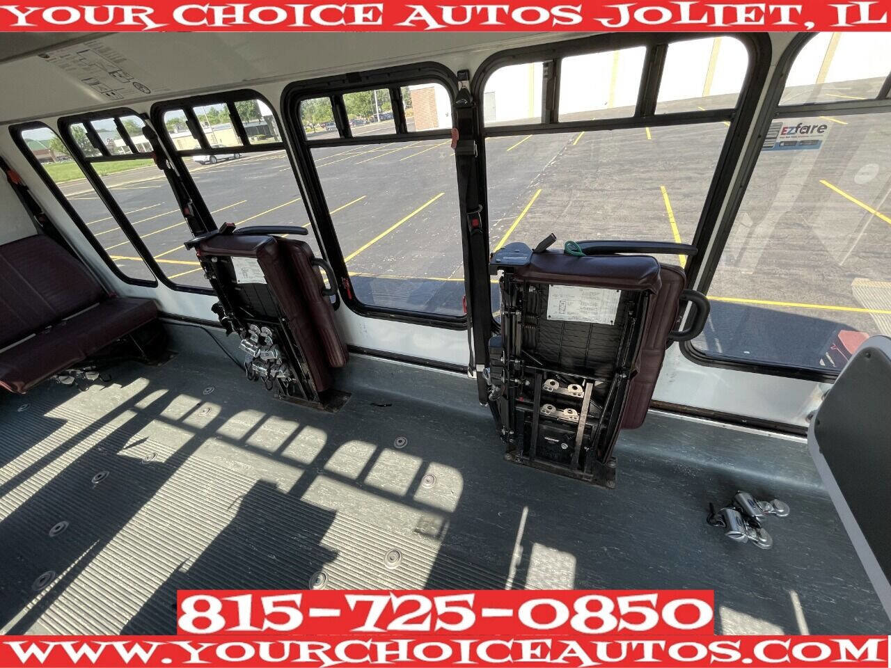 Used 2014 Chevrolet Express 4500 Extended w/ Shuttle Bus Package RWD image 27