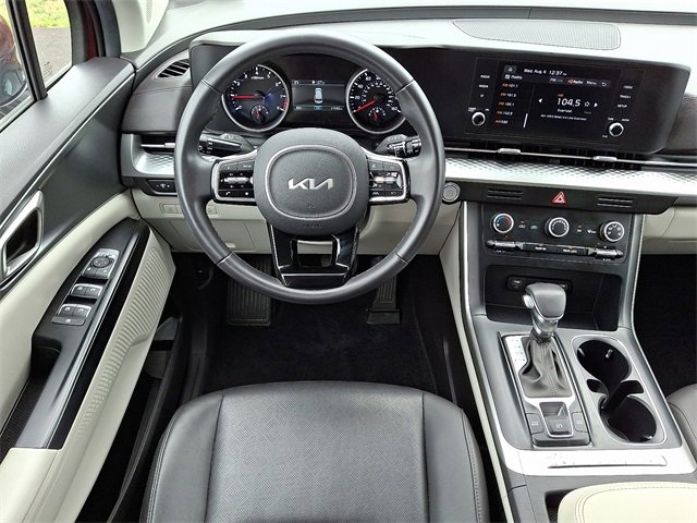 Used 2024 Kia Carnival LX image 12
