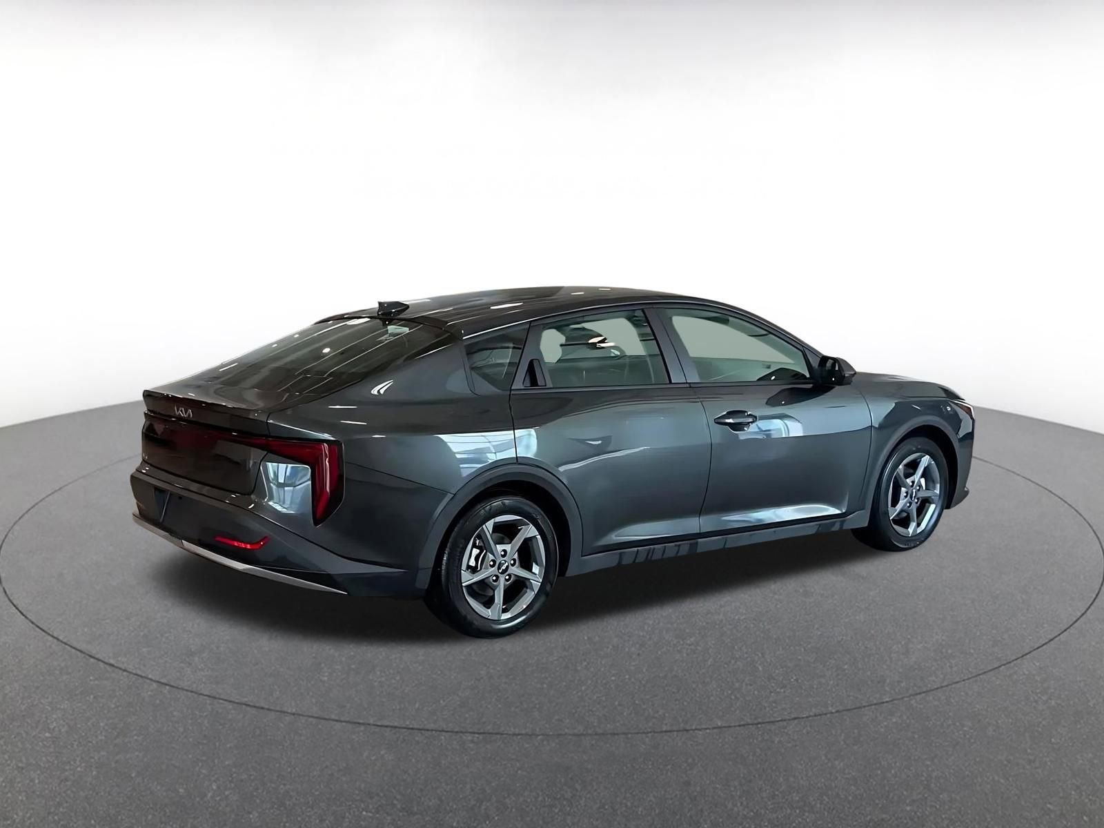 Used 2025 Kia K4 LXS image 15