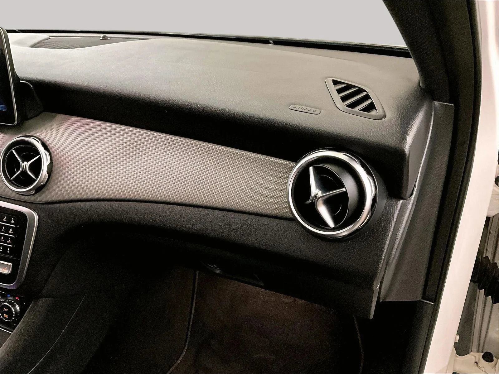 Used 2020 Mercedes-Benz GLA 250 4MATIC image 15