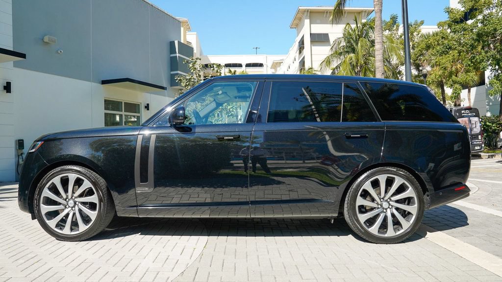 Used 2023 Land Rover Range Rover Long Wheelbase Autobiography AWD/4WD image 12