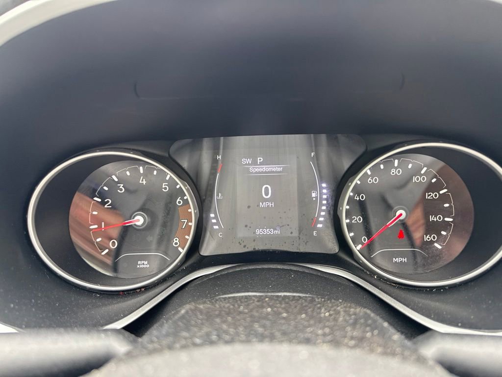 Used 2021 Jeep Compass Latitude w/ Sun and Sound Group AWD/4WD image 12