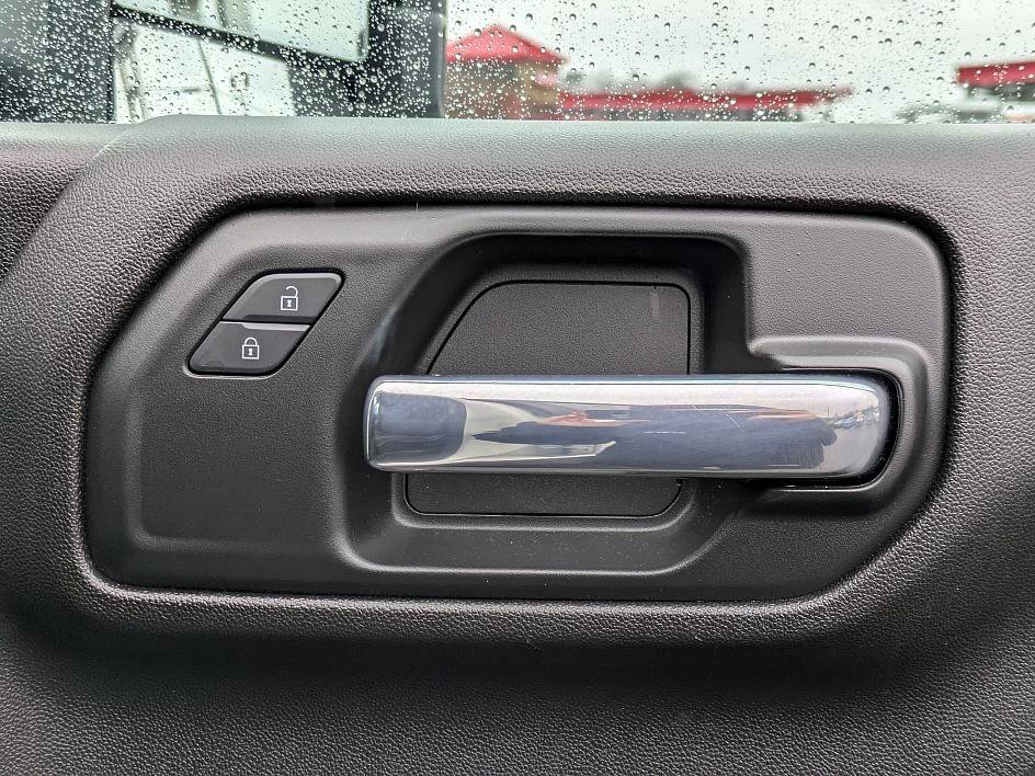 Used 2023 Chevrolet Silverado 2500 Custom w/ Custom Value Package image 28