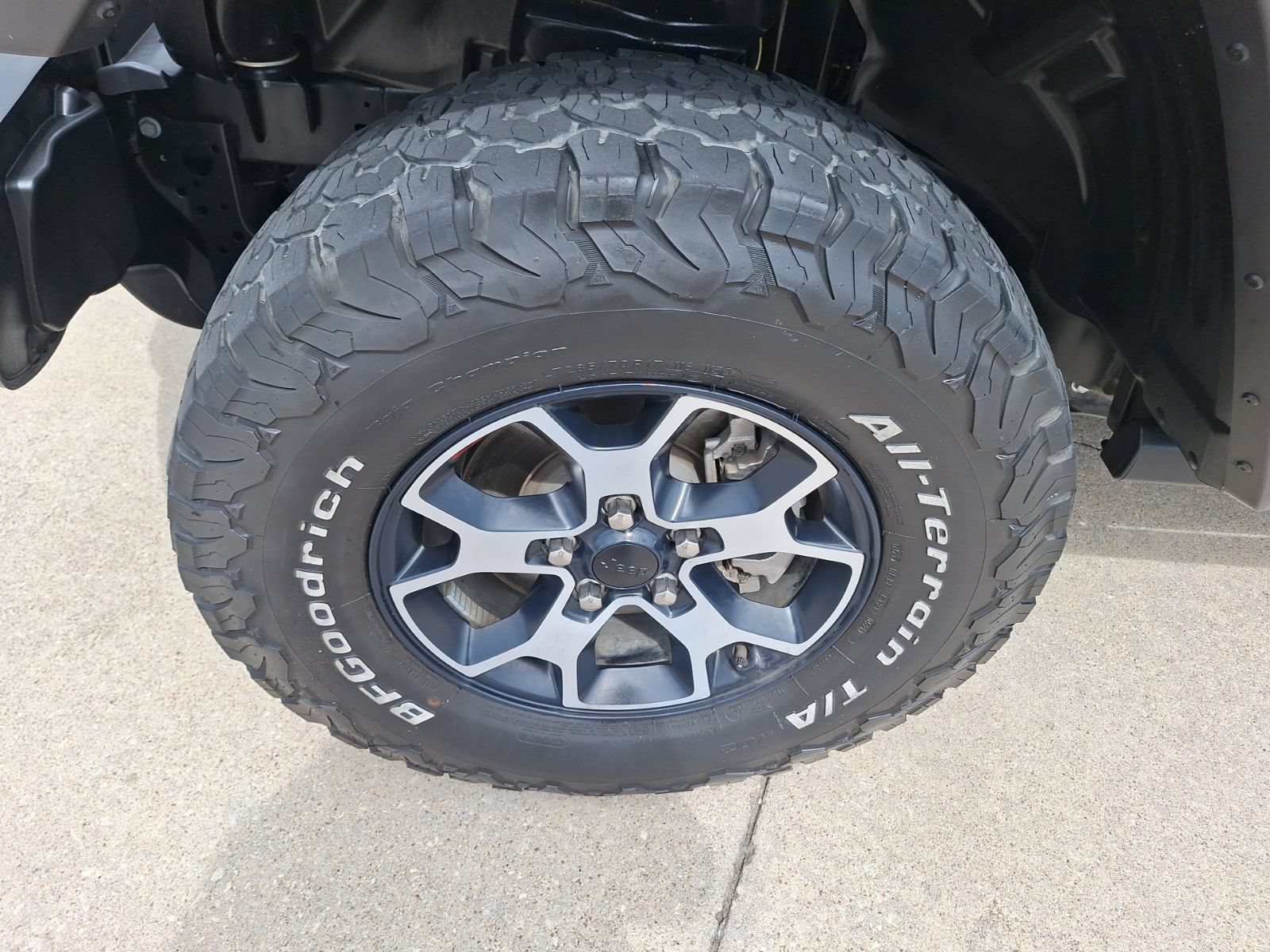 Used 2021 Jeep Wrangler Unlimited Rubicon AWD/4WD image 11
