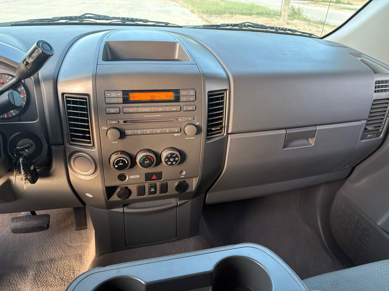 Used 2006 Nissan Titan SE RWD image 36