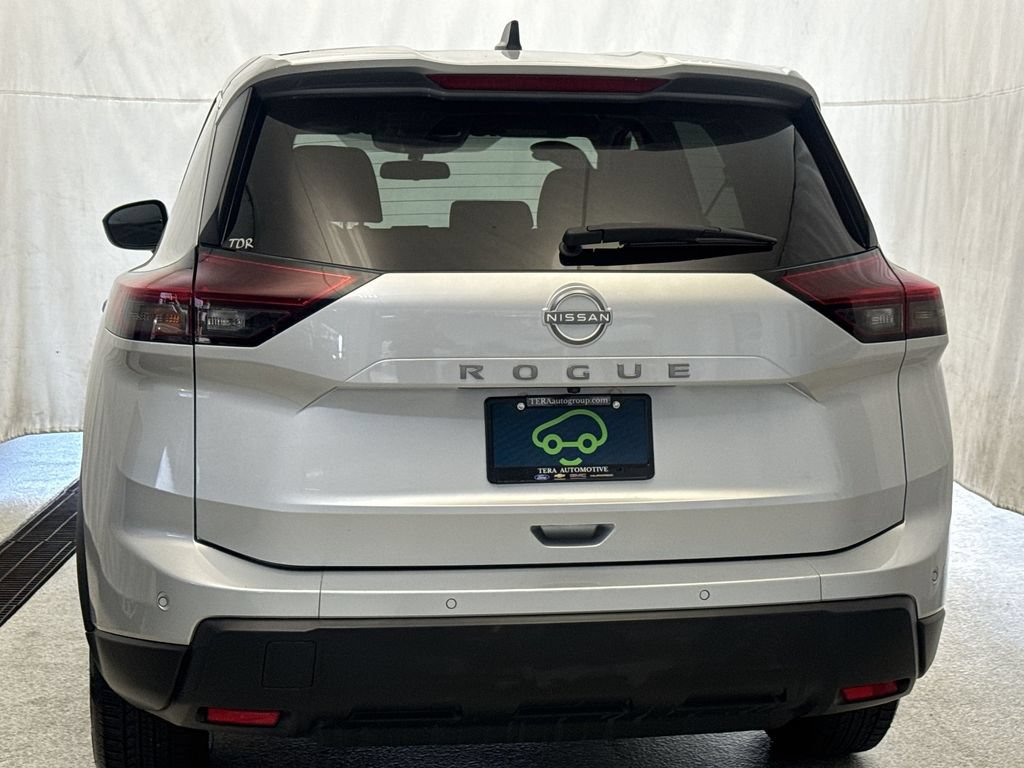 Used 2024 Nissan Rogue S FWD image 6