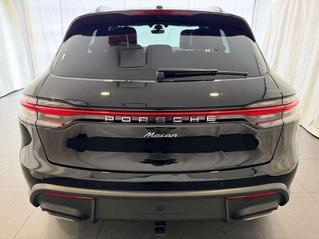 Used 2025 Porsche Macan AWD/4WD image 8