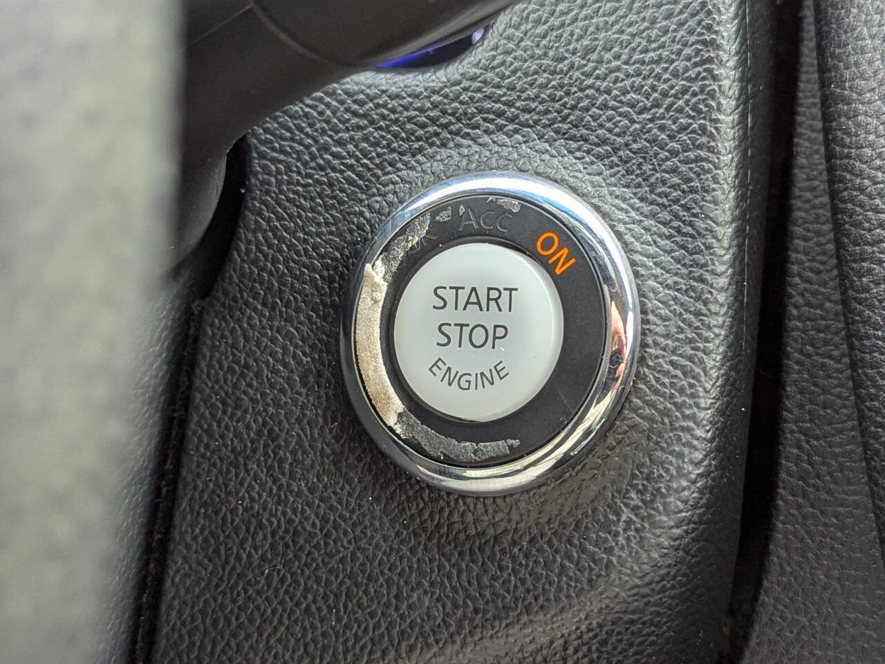 Used 2015 INFINITI Q40 AWD w/ Moonroof Package image 24