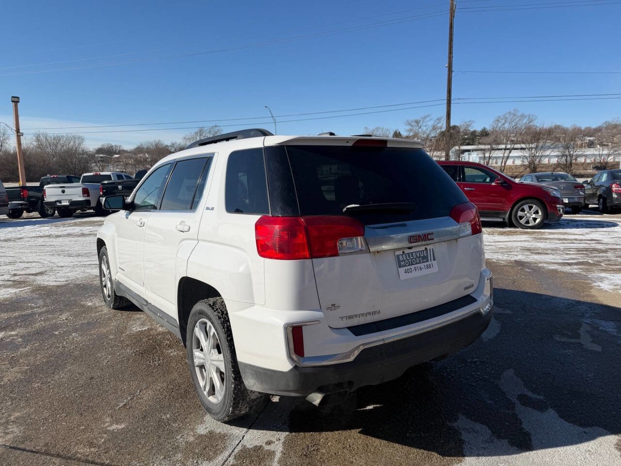 Used 2017 GMC Terrain SLE w/ Convenience Package AWD/4WD image 4