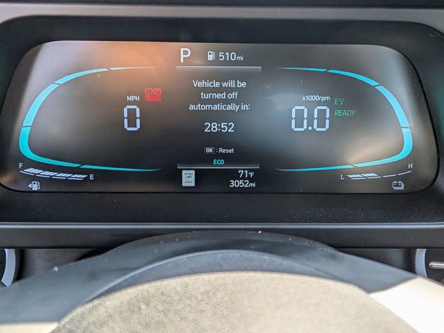 Used 2025 Hyundai Elantra Blue image 17