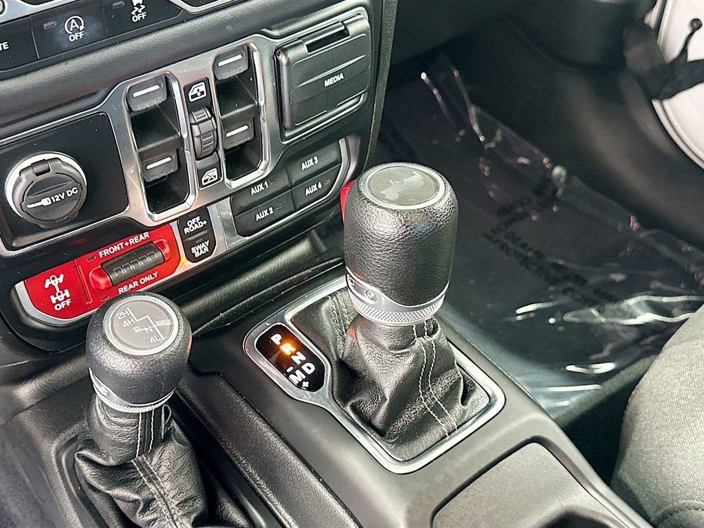Used 2024 Jeep Wrangler Unlimited Rubicon AWD/4WD image 17