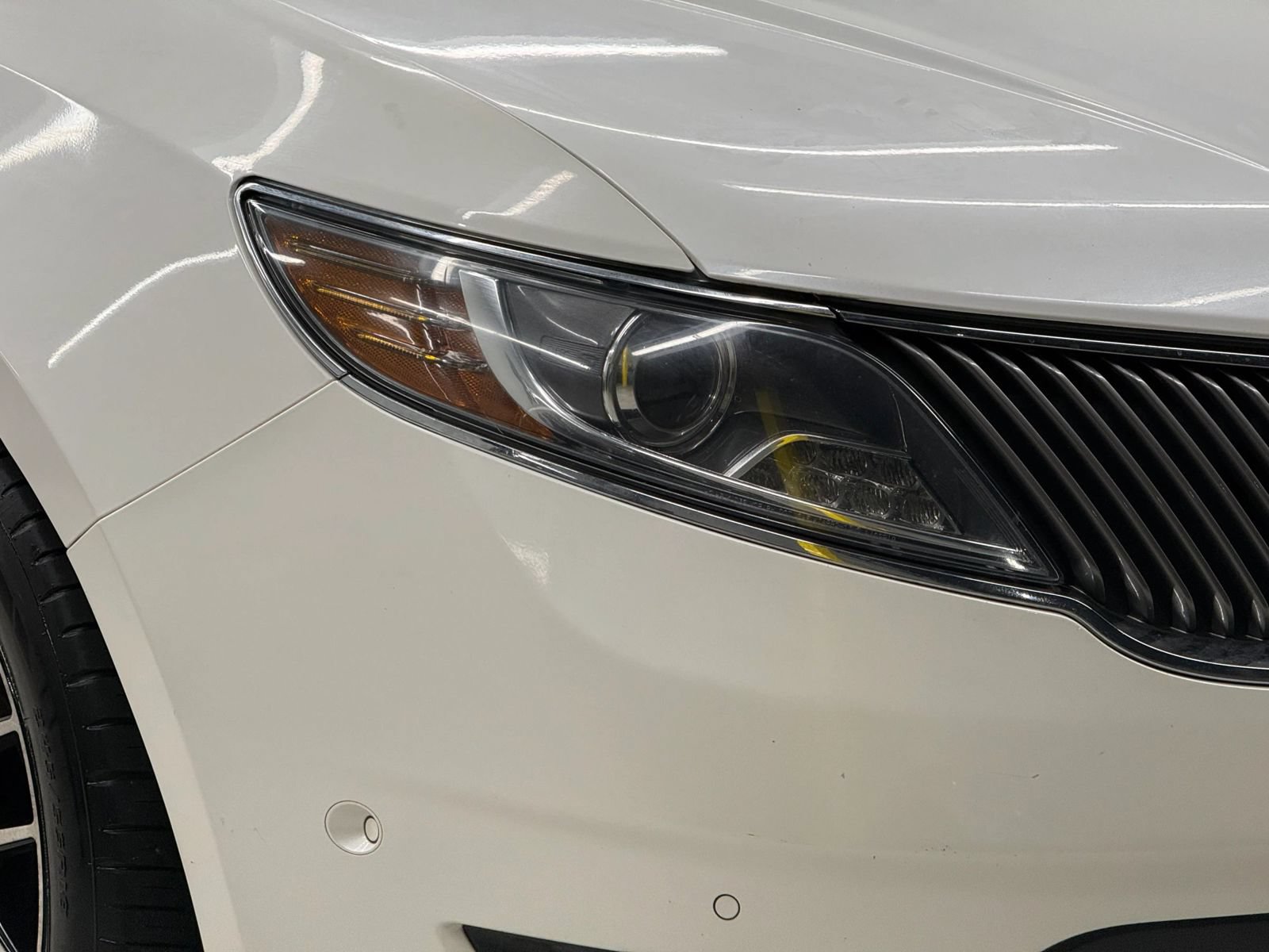 Used 2013 Lincoln MKS AWD image 6