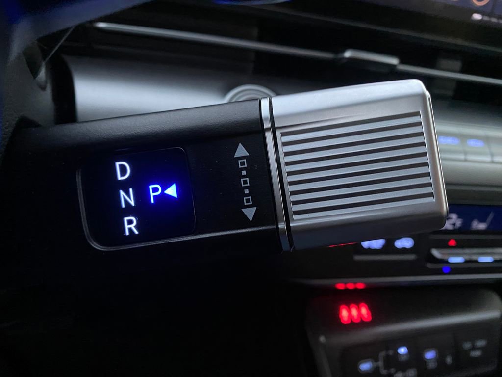 Certified 2024 Hyundai Kona Limited image 17