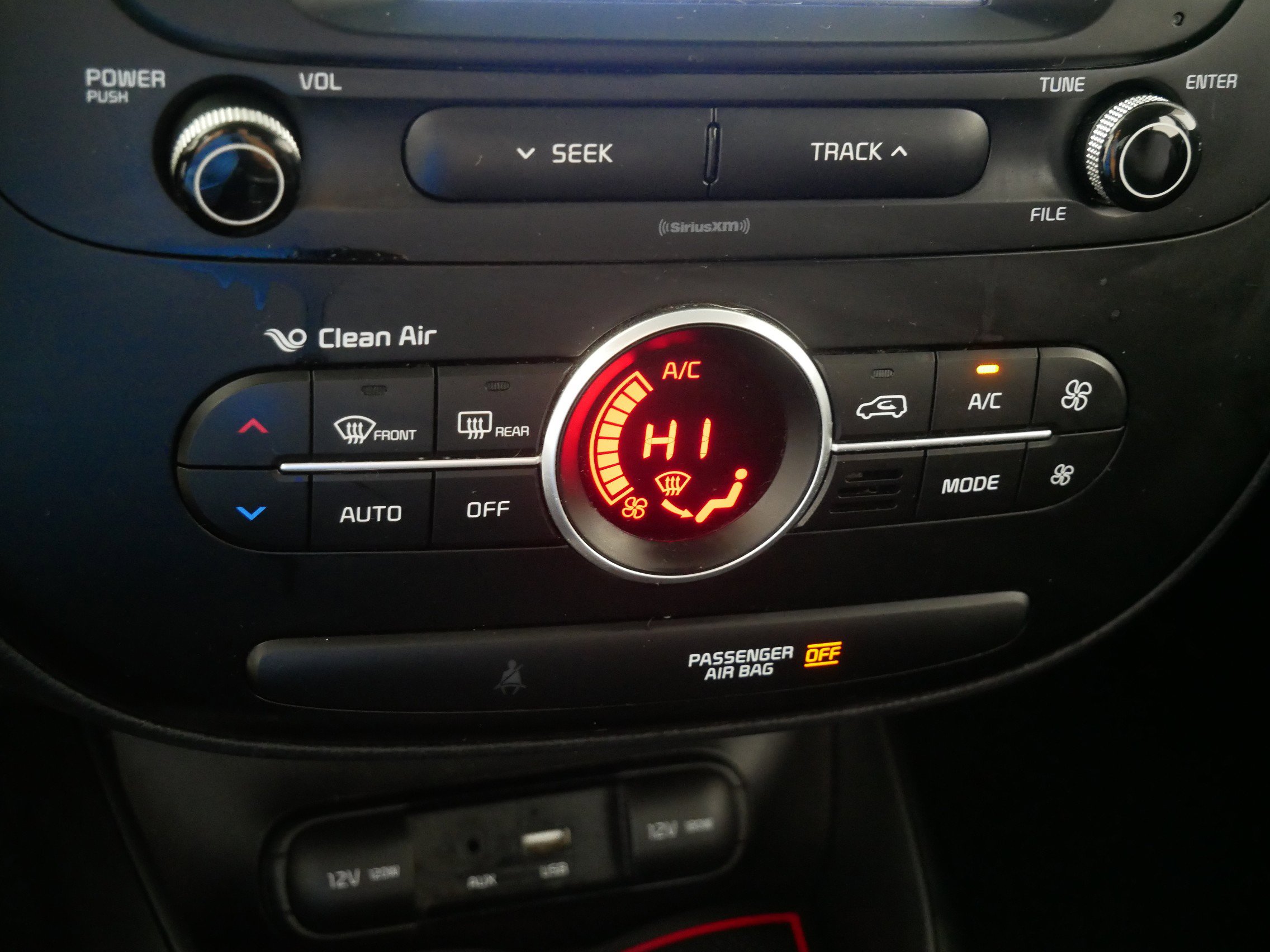 Used 2017 Kia Soul + image 23