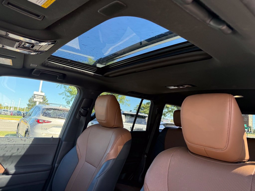 Used 2024 Lexus GX 550 w/ Accessory Package (2T) AWD/4WD image 9