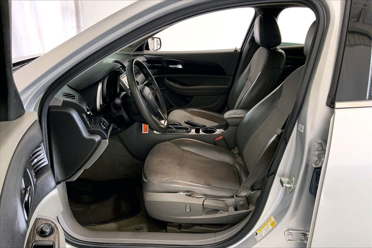 Used 2016 Chevrolet Malibu LT FWD image 15