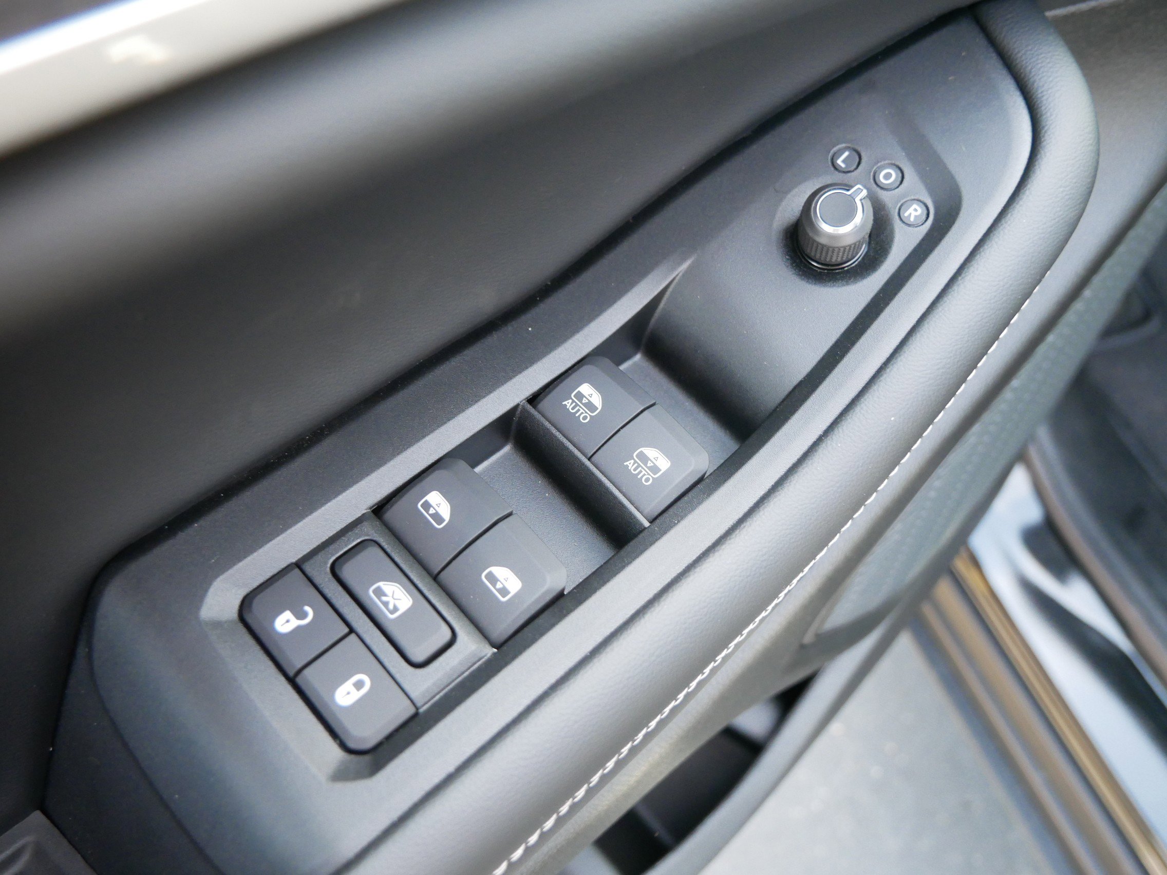 New 2025 Jeep Grand Cherokee Limited w/ Black Appearance Package image 7