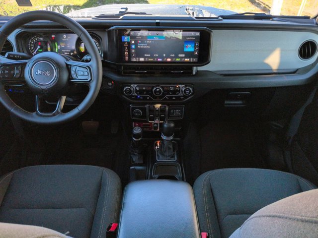 Used 2024 Jeep Wrangler Unlimited AWD/4WD image 14