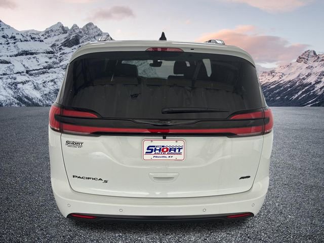 New 2026 Chrysler Pacifica Select w/ S Appearance Package image 5
