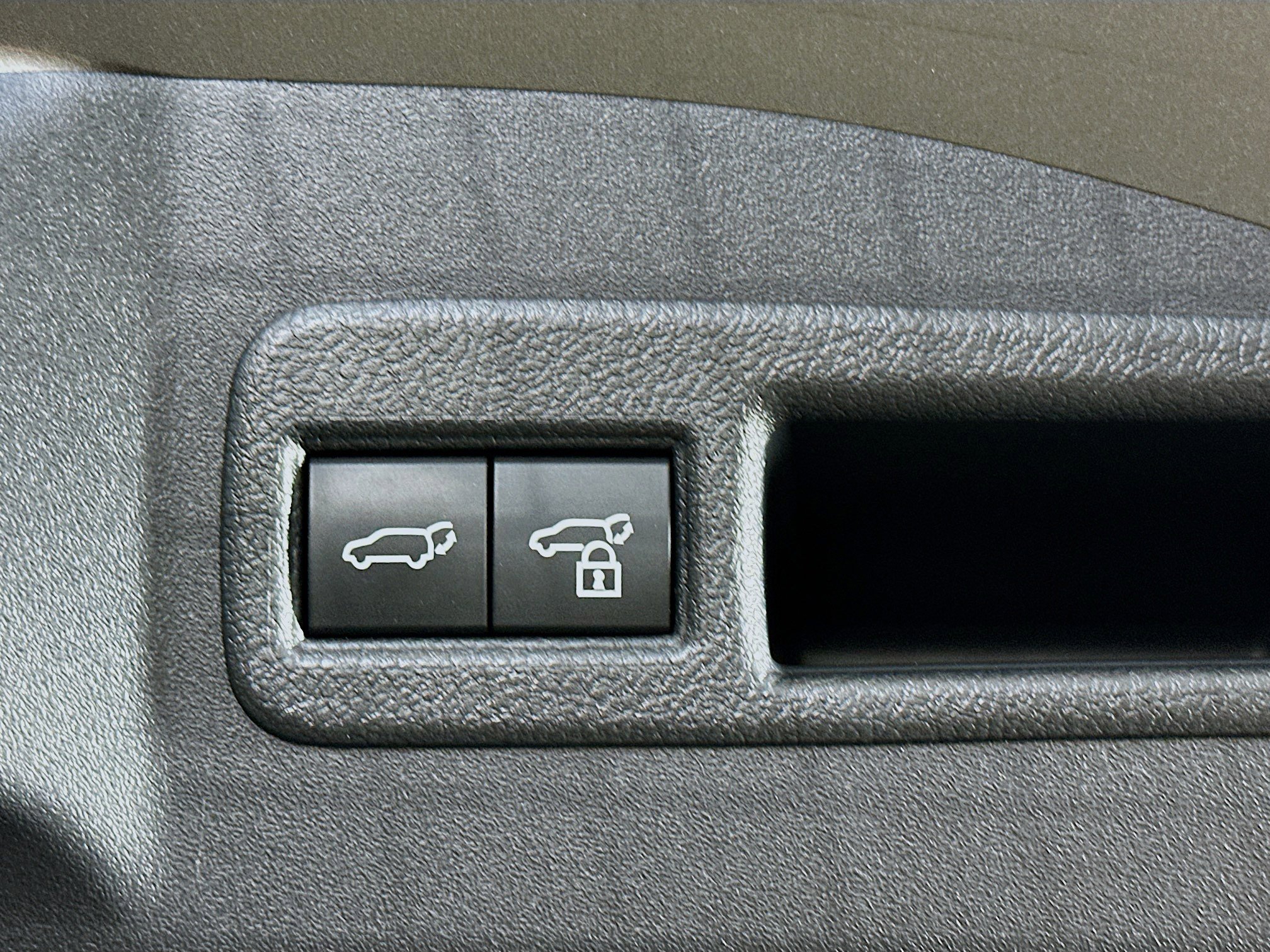 Used 2024 Toyota bZ4X XLE w/ Weather Package AWD/4WD image 32