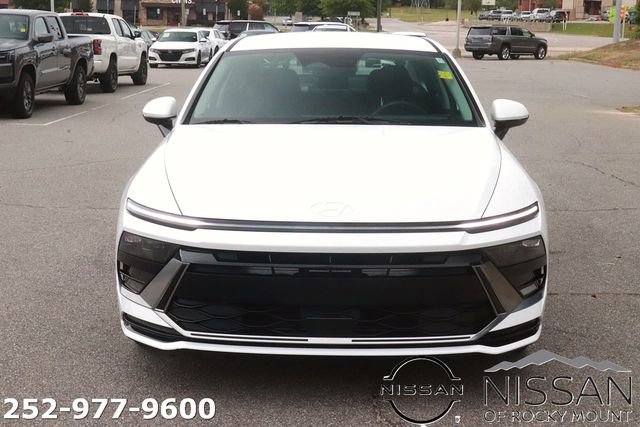 Used 2025 Hyundai Sonata SEL FWD image 2