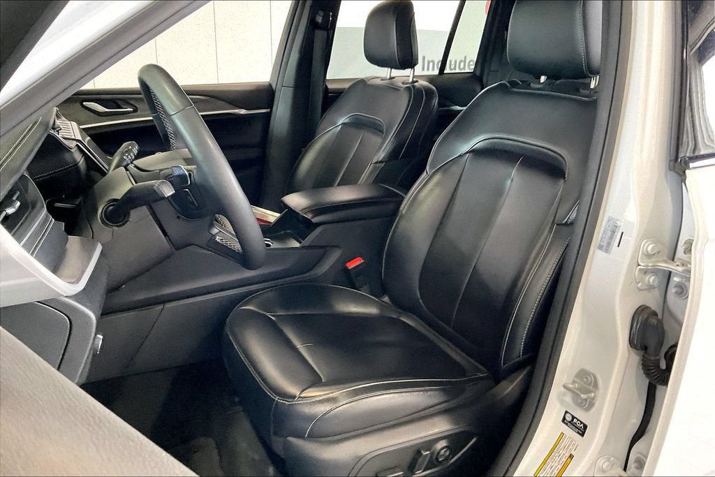 Used 2024 Jeep Grand Cherokee Limited 4xe AWD/4WD image 3