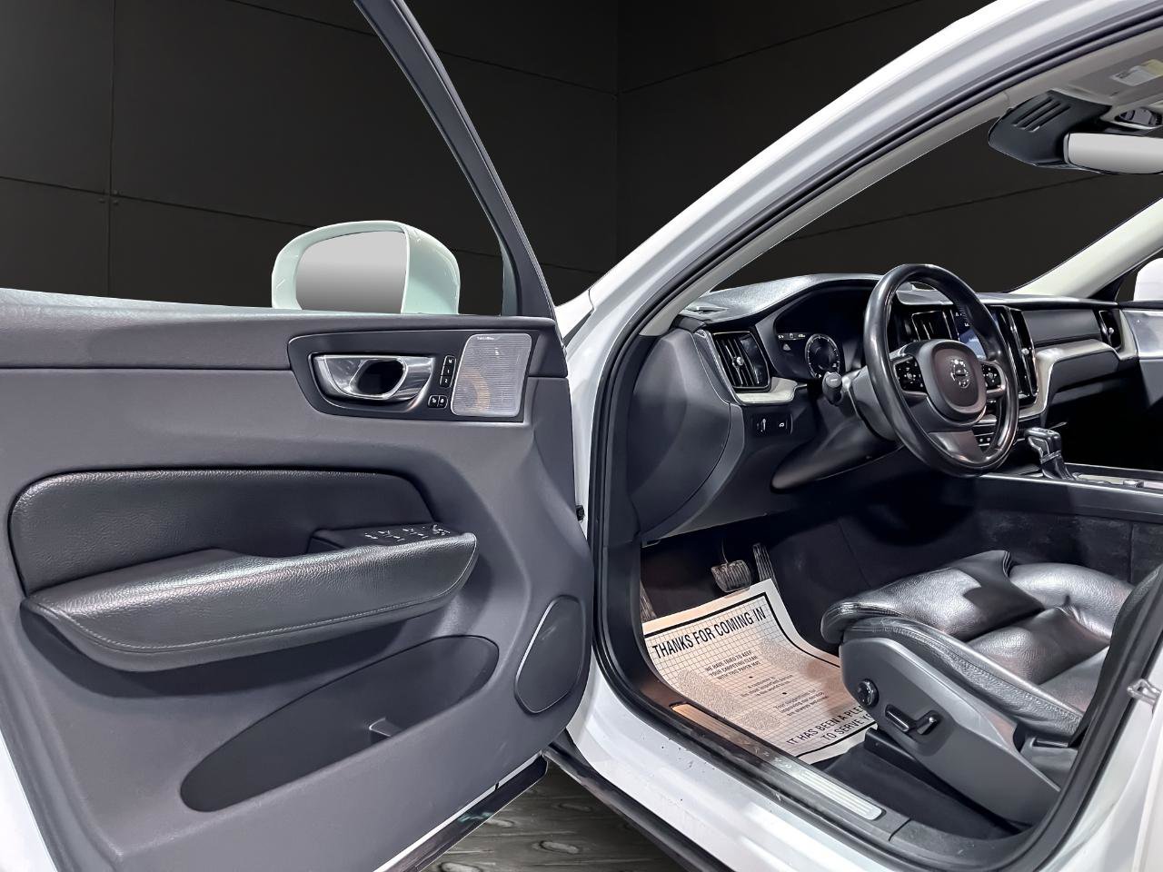 Used 2018 Volvo XC60 T6 Inscription w/ Convenience Package image 19