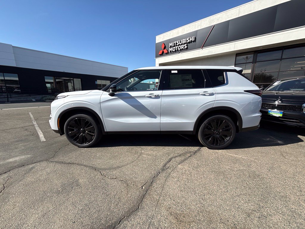 New 2026 Mitsubishi Outlander LE FWD image 7