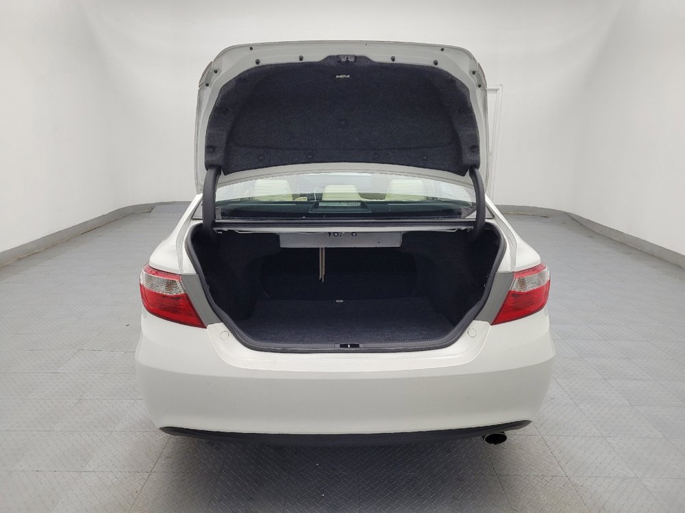 Used 2017 Toyota Camry XLE w/ Moonroof Package image 29