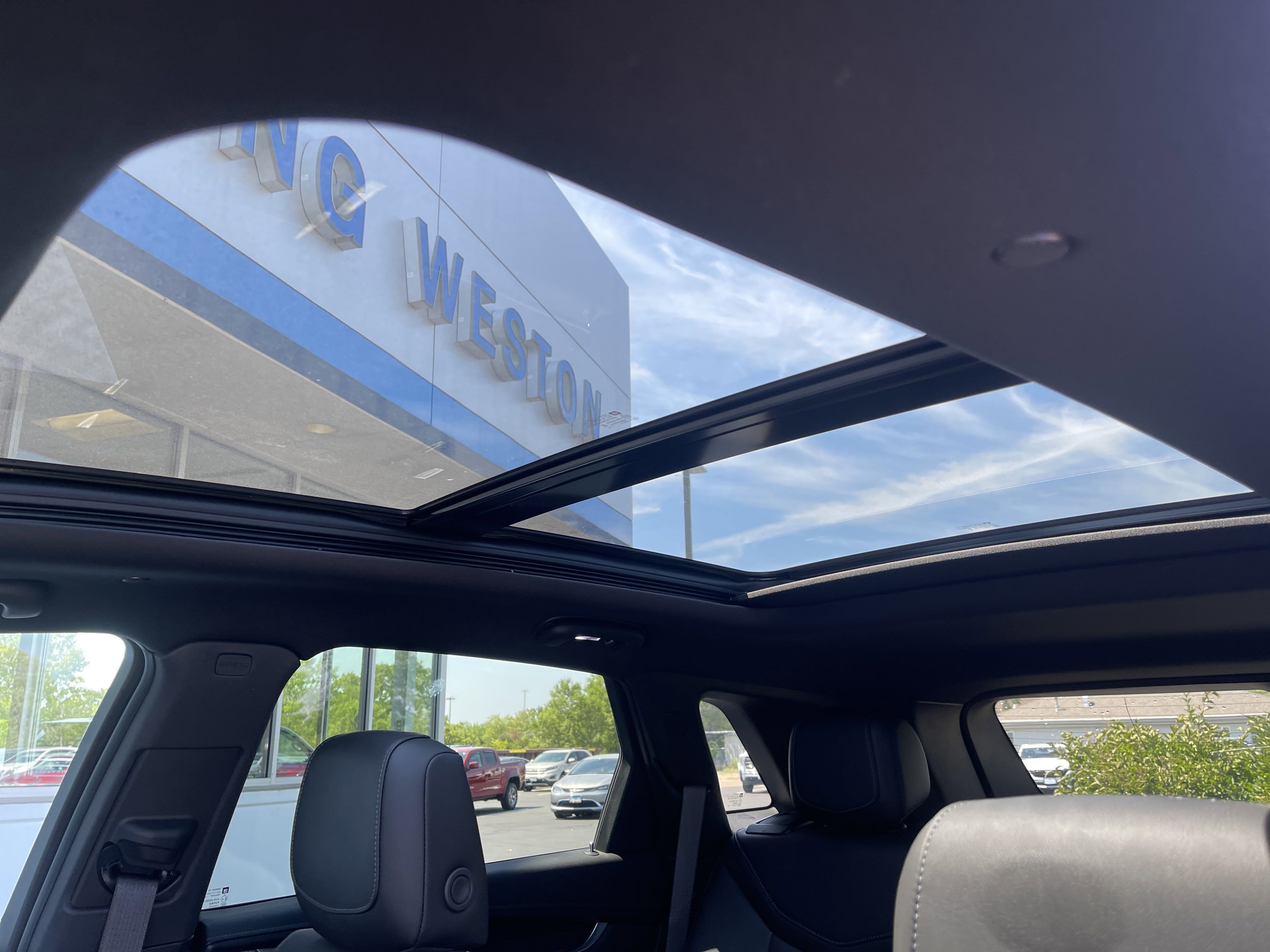 Used 2025 Cadillac XT5 Premium Luxury w/ Technology Package image 32