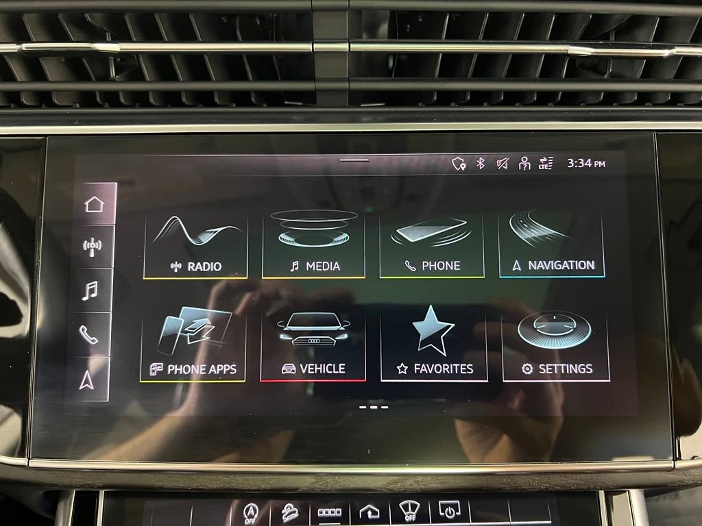 Used 2022 Audi Q8 Prestige AWD/4WD image 25