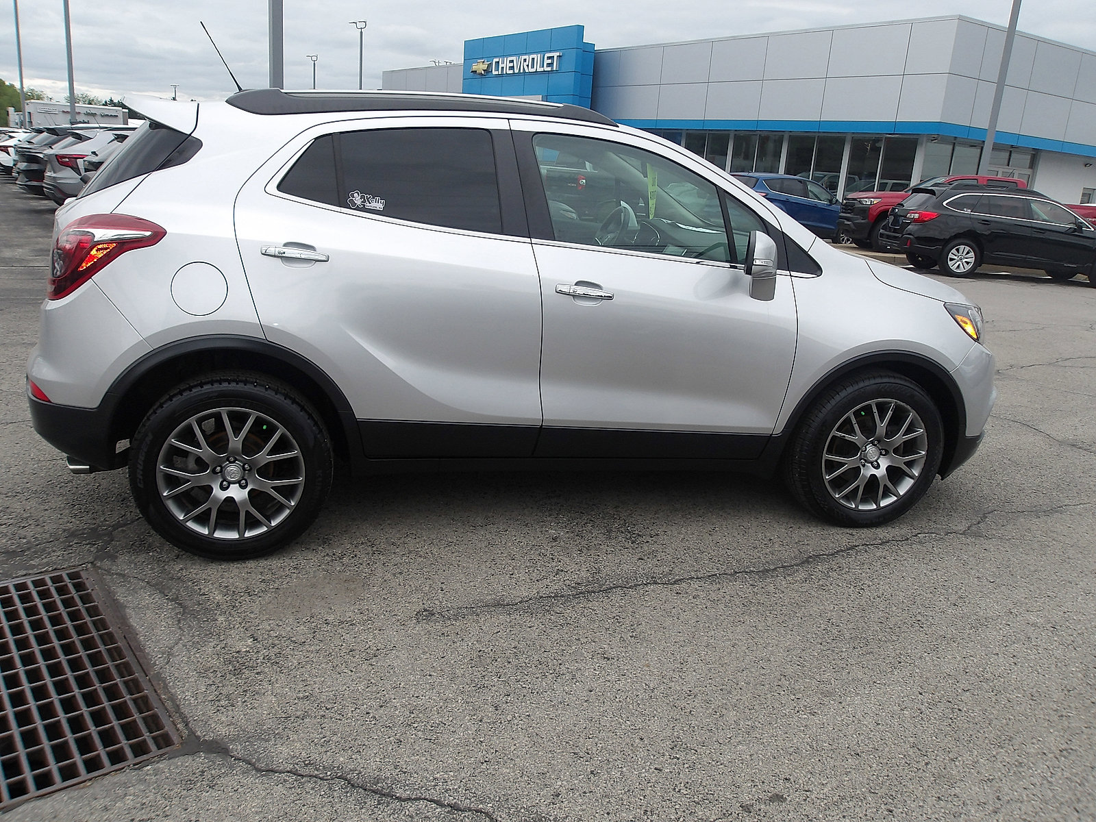 Used 2018 Buick Encore Sport Touring FWD image 8