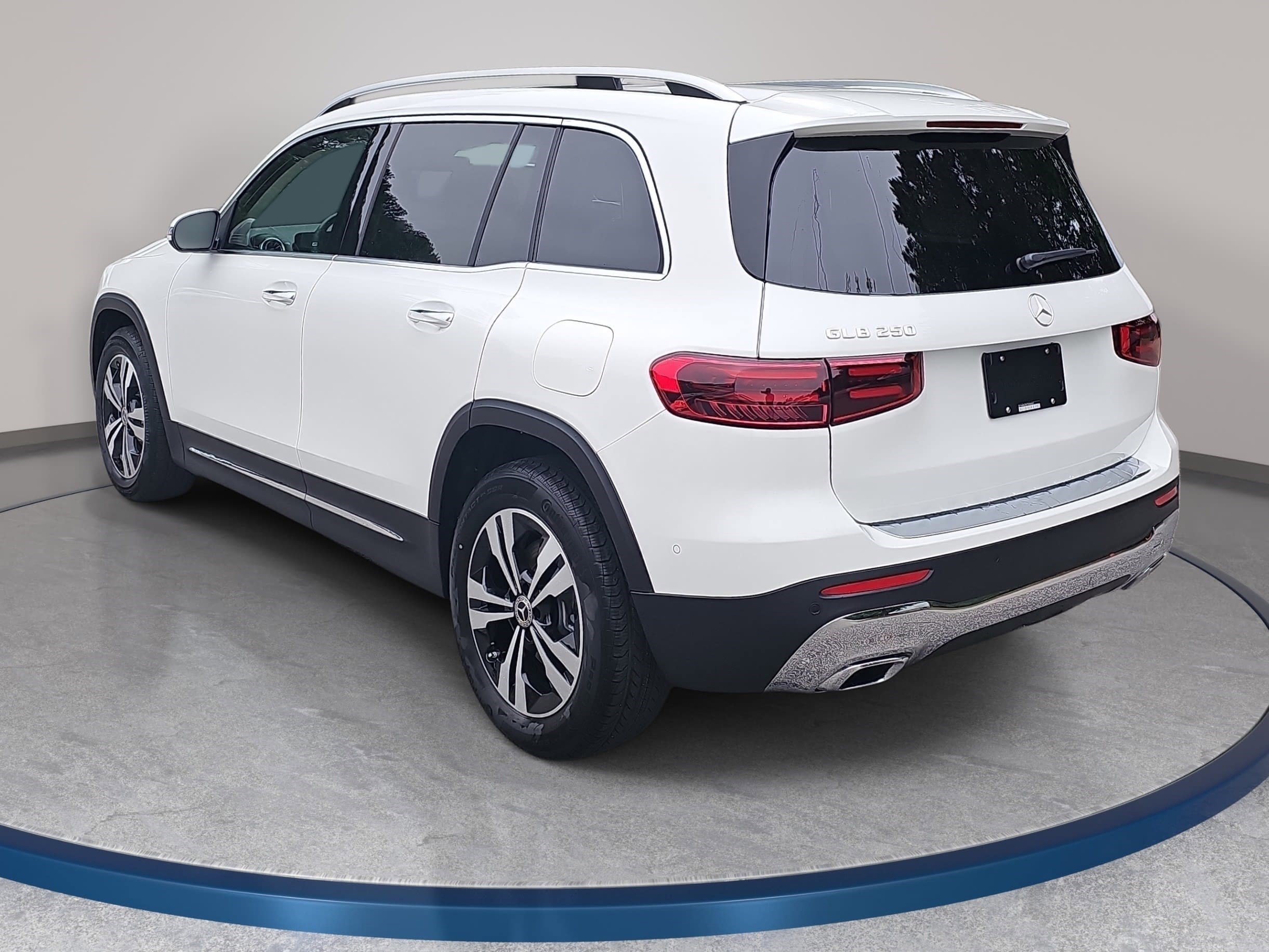 New 2026 Mercedes-Benz GLB 250 image 7