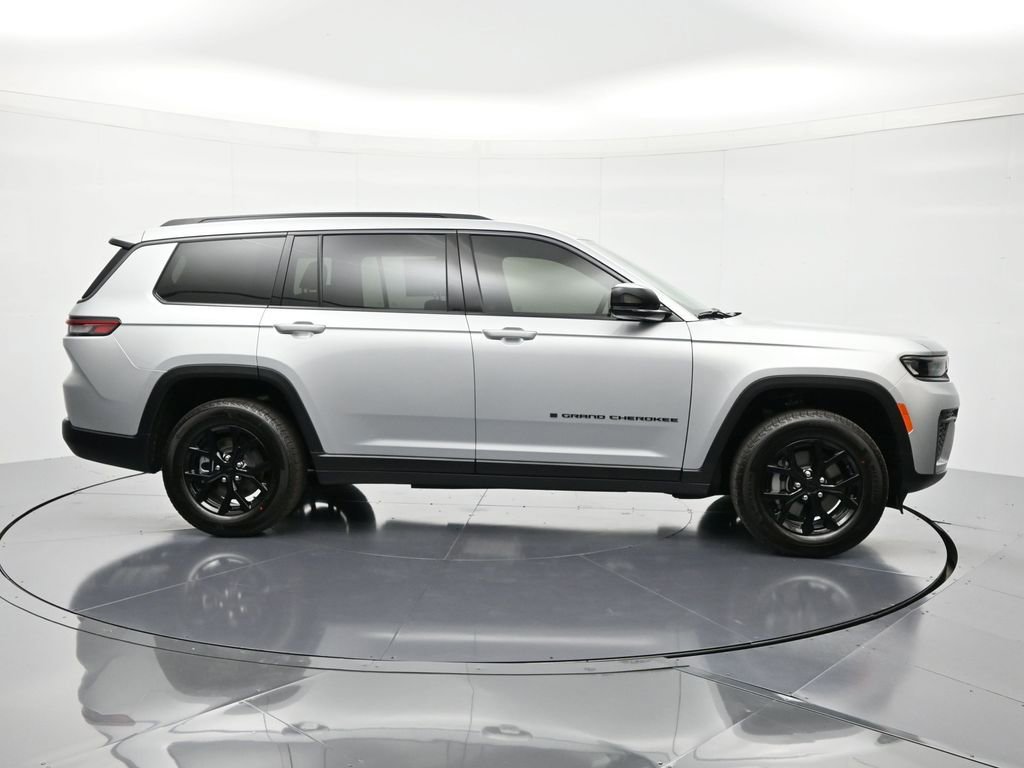 New 2026 Jeep Grand Cherokee L 4WD image 4