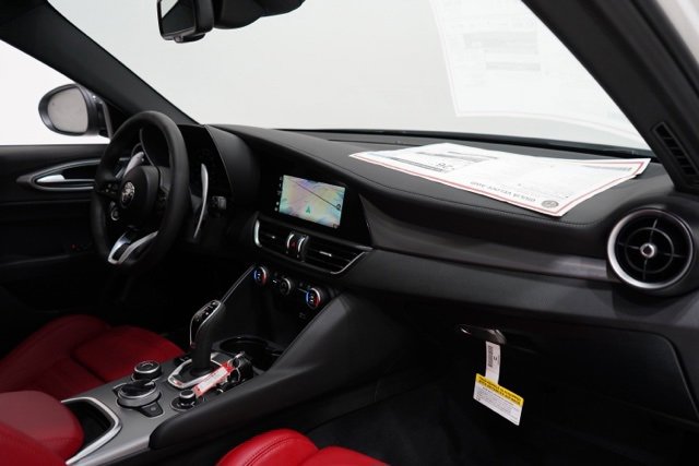 New 2026 Alfa Romeo Giulia Base image 16