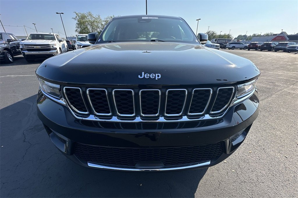 Used 2023 Jeep Grand Cherokee Laredo image 25
