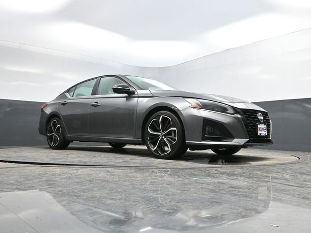 Used 2023 Nissan Altima 2.5 SR image 37