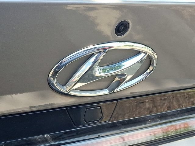 Used 2022 Hyundai Elantra Limited w/ Cargo Package FWD image 8