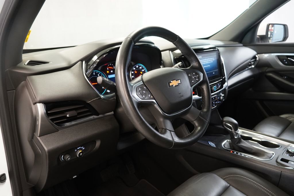 Used 2023 Chevrolet Traverse LT image 6