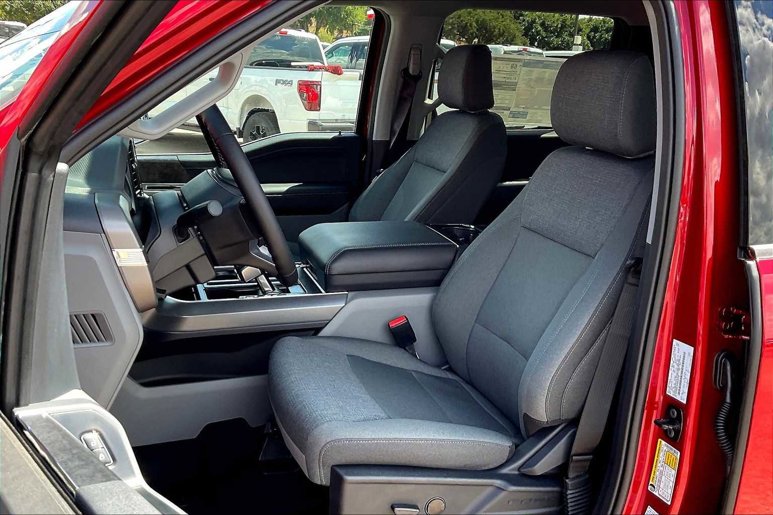 New 2025 Ford F150 Lightning XLT image 9