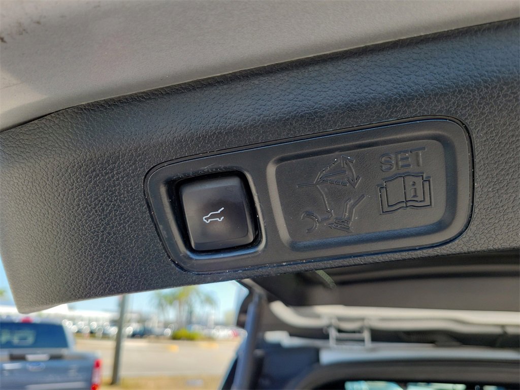 Used 2019 Ford Expedition XLT w/ Equipment Group 202A image 10